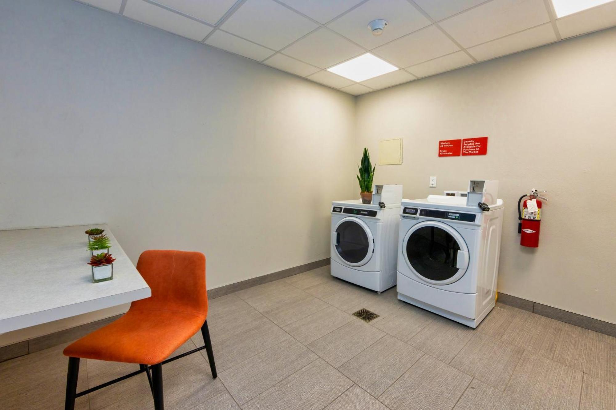 Avid Hotels - Denver Airport Area By Ihg Εξωτερικό φωτογραφία